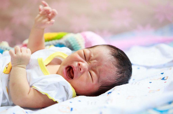 baby startle reflex