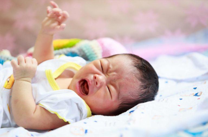 baby startle reflex