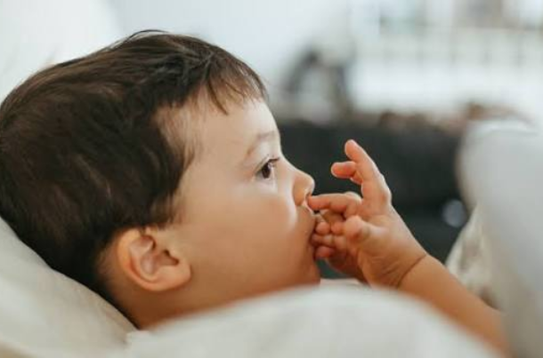 toddler bites nails