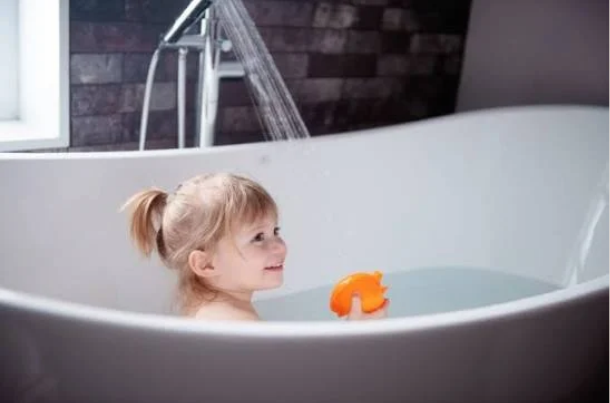 toddler scared of washing hair