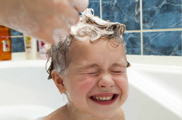 toddler scared of washing hair