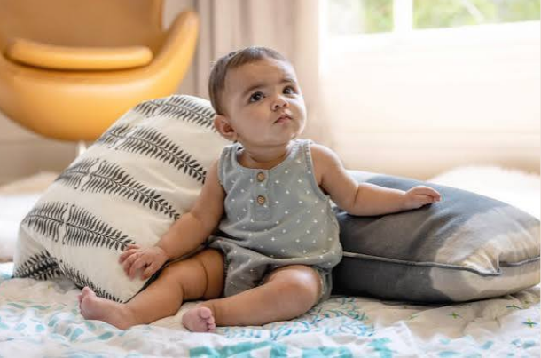 can a 5 month old baby sit